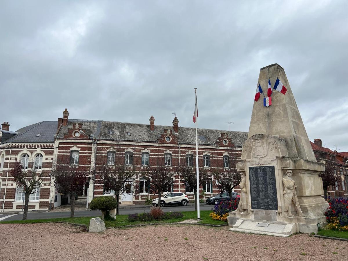 Hôtel Le Conde à Montdidier  Extérieur photo